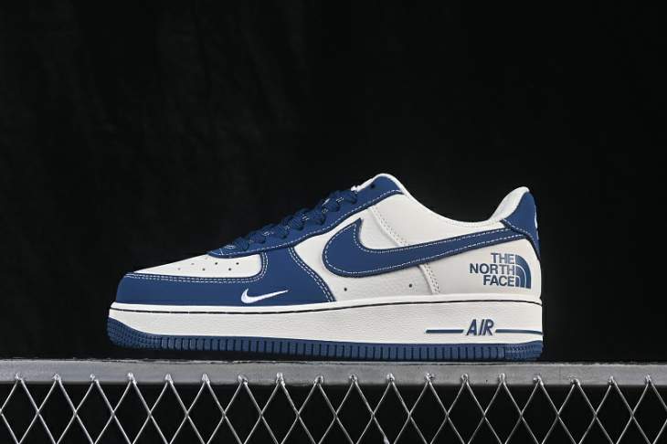 Picture of Air Force 1 _SKUfw24481797485639802fw